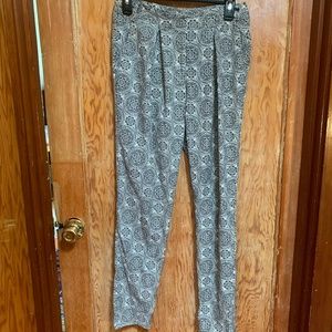 Medallion Print Tapered Pants